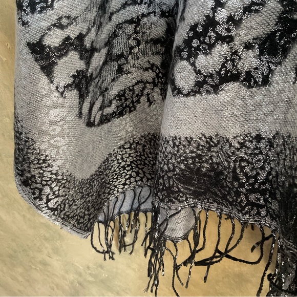 Metallic Leopard Fringe Draped Wrap Poncho - Picture 5 of 7